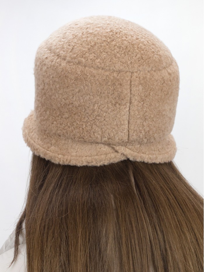 Шляпка с маленькими полями из эко-меха цвет светло-бежевый Д-851/1
