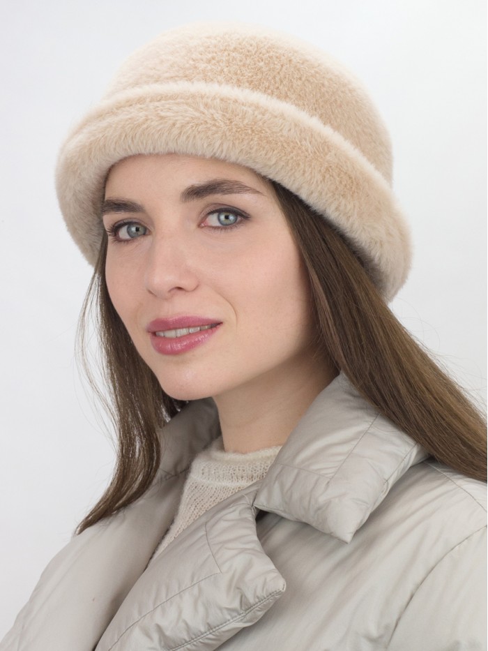 Шляпка из эко-меха цвет кремовый Д-853