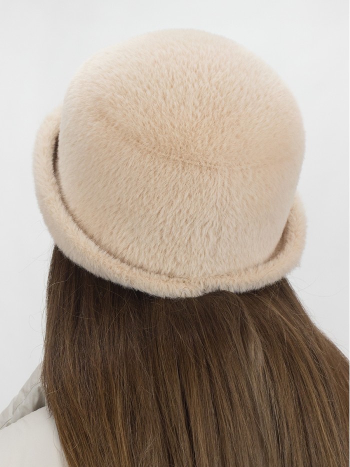 Шляпка из эко-меха цвет кремовый Д-853