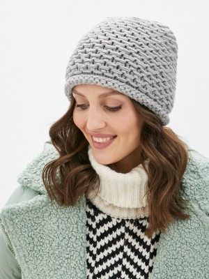 Шапочка ручной вязки цвет светло-серый Хлоя