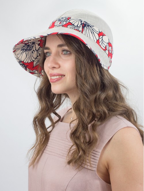 Летняя шляпка с большими по...