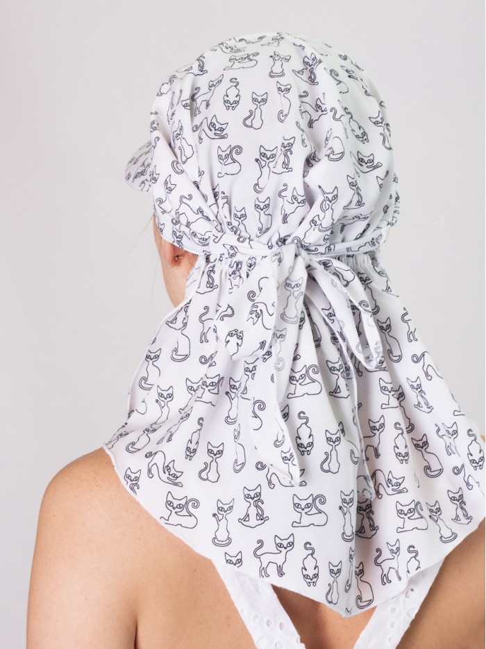 Летняя косынка с козырьком цвет белый-черный Л-274К2