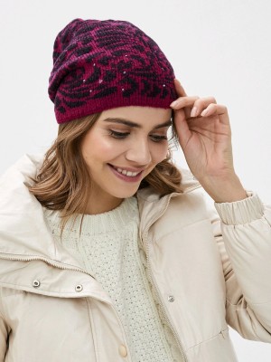 Нежная шапочка с изысканным рисунком цвет фуксия-черный ТД-442