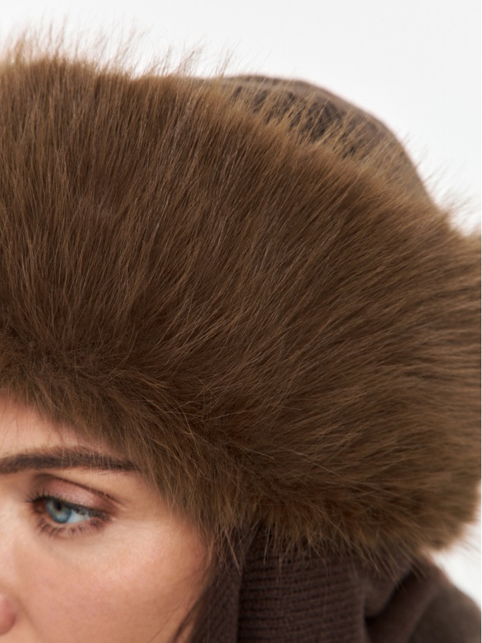 Комбинированная шапочка из эко меха в "Русском стиле" коричневого цвета З-818/1