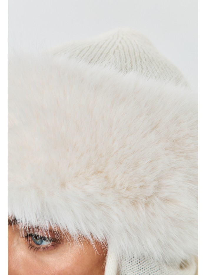 Комбинированная шапочка из эко меха в "Русском стиле" молочного цвета З-818/1