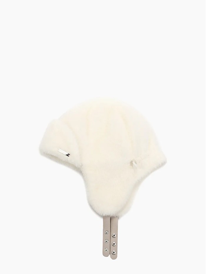 Нежная ушанка из экомеха цвет белый З-841/1