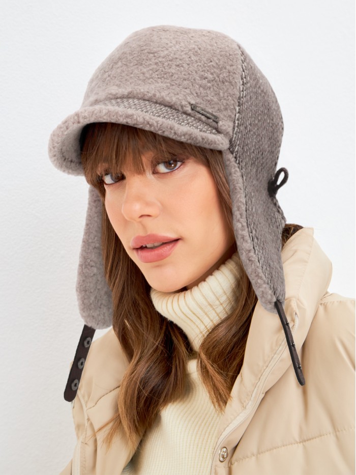 Ушанка с экомехом кофейно-светло-бежевого цвета З-842К
