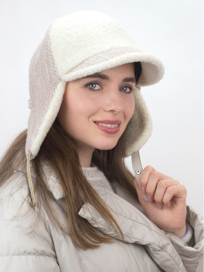 Ушанка с экомехом молочно-бежевого цвета З-842К